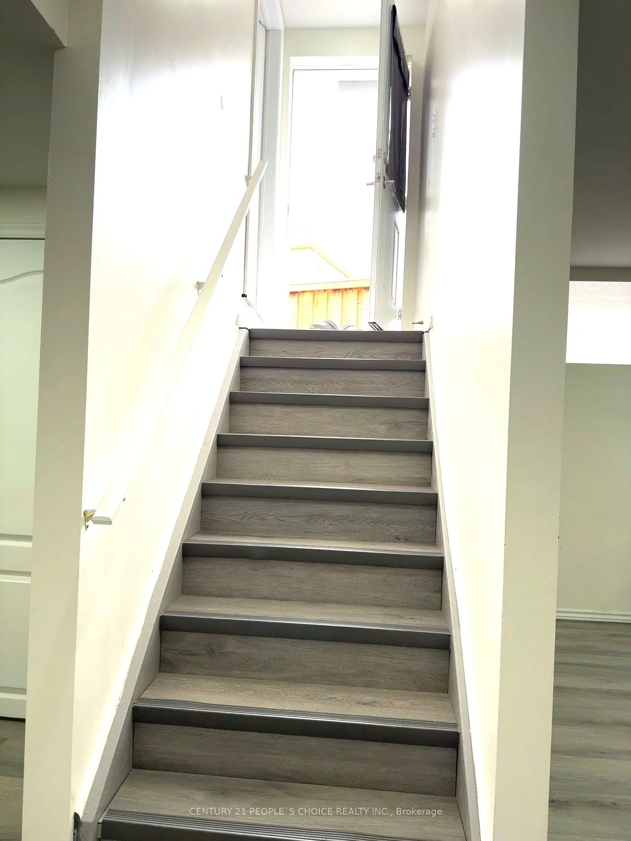 15, Slack, Bradford, Bradford West Gwillimbury