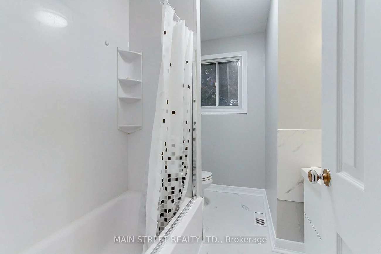 364, Agar, Bradford, Bradford West Gwillimbury