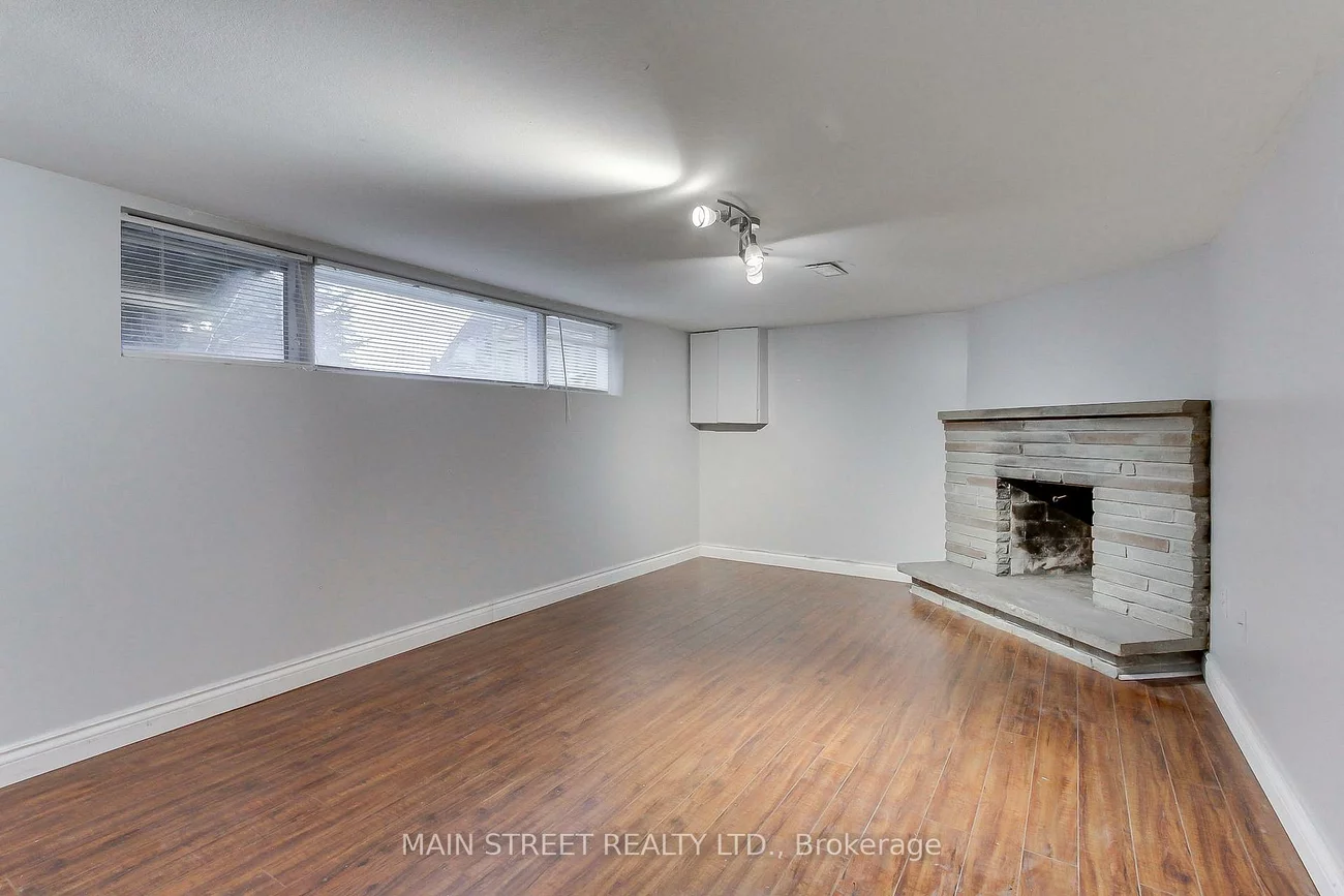 364, Agar, Bradford, Bradford West Gwillimbury