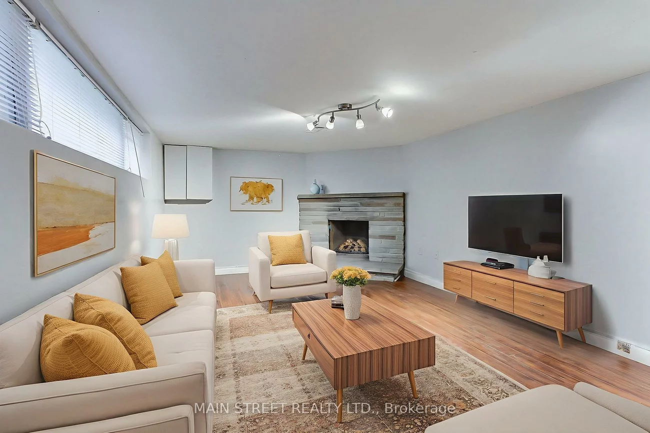 364, Agar, Bradford, Bradford West Gwillimbury