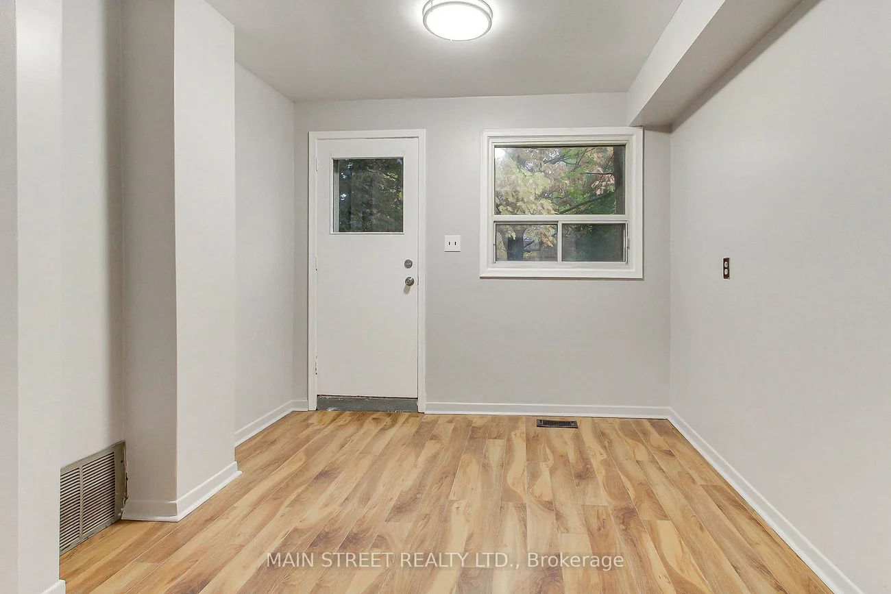 364, Agar, Bradford, Bradford West Gwillimbury