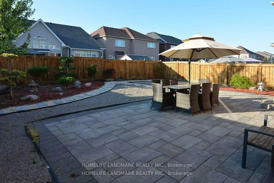 18, Wandering Glider, Bradford, Bradford West Gwillimbury