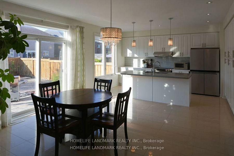 18, Wandering Glider, Bradford, Bradford West Gwillimbury