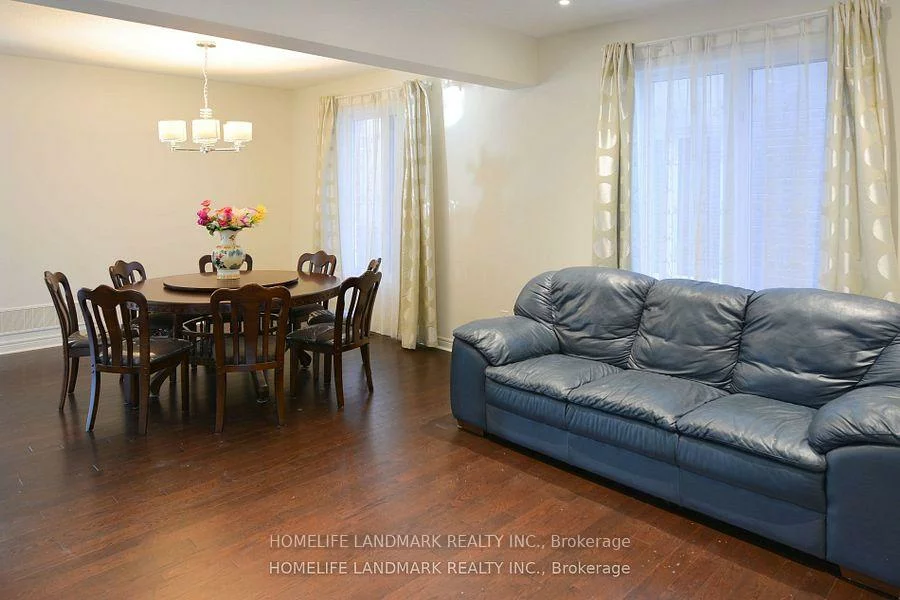 18, Wandering Glider, Bradford, Bradford West Gwillimbury