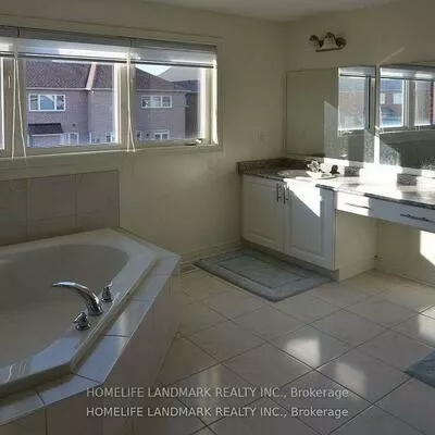 18, Wandering Glider, Bradford, Bradford West Gwillimbury