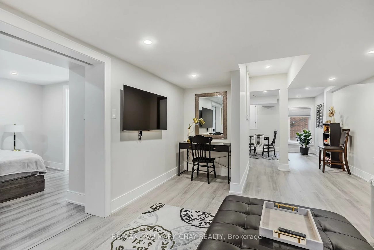 12, Tower, Bradford, Bradford West Gwillimbury