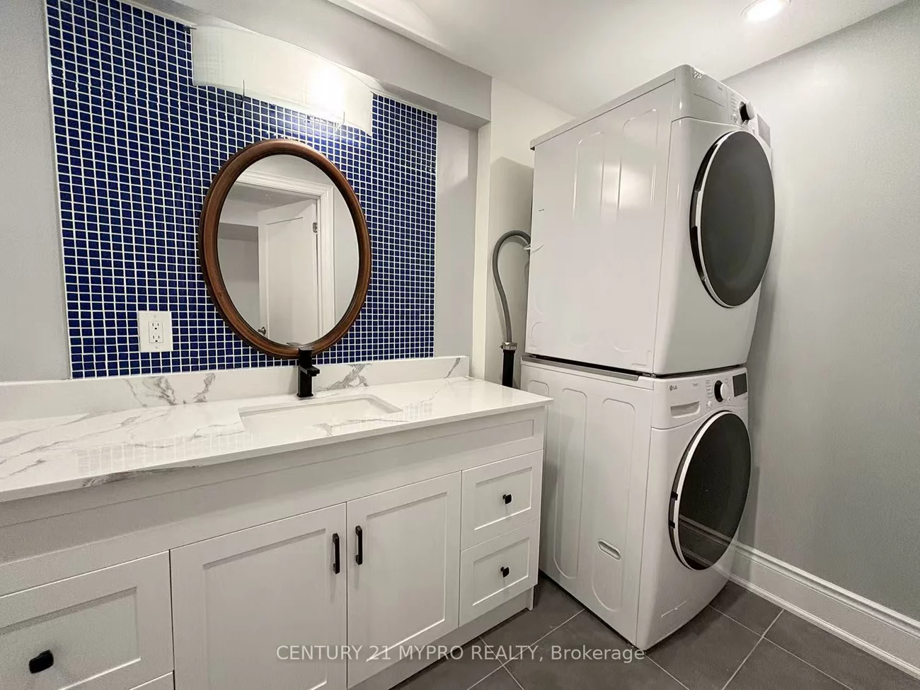 95, Inverness, Bradford, Bradford West Gwillimbury