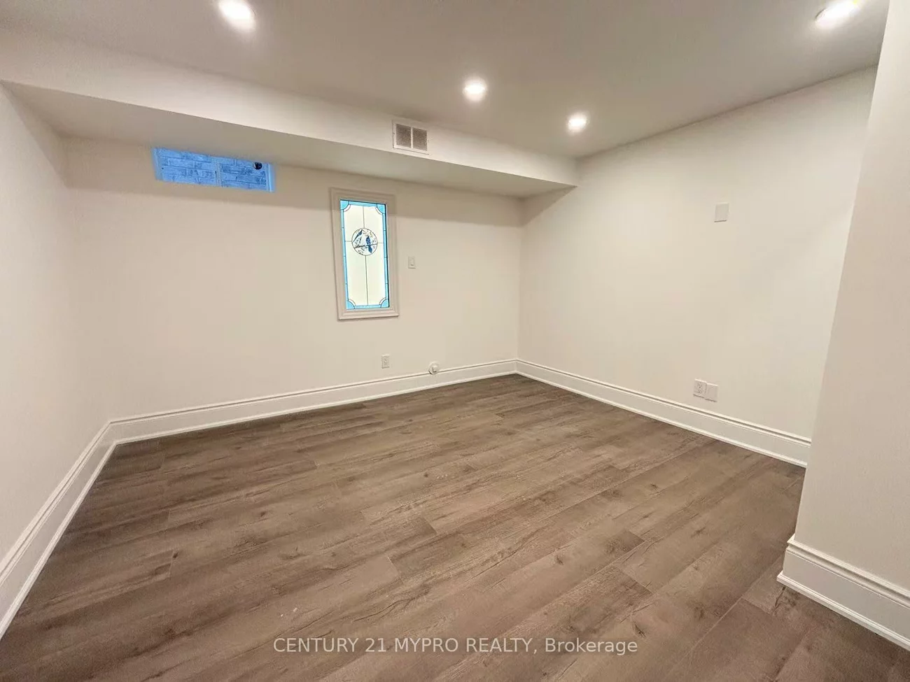 95, Inverness, Bradford, Bradford West Gwillimbury