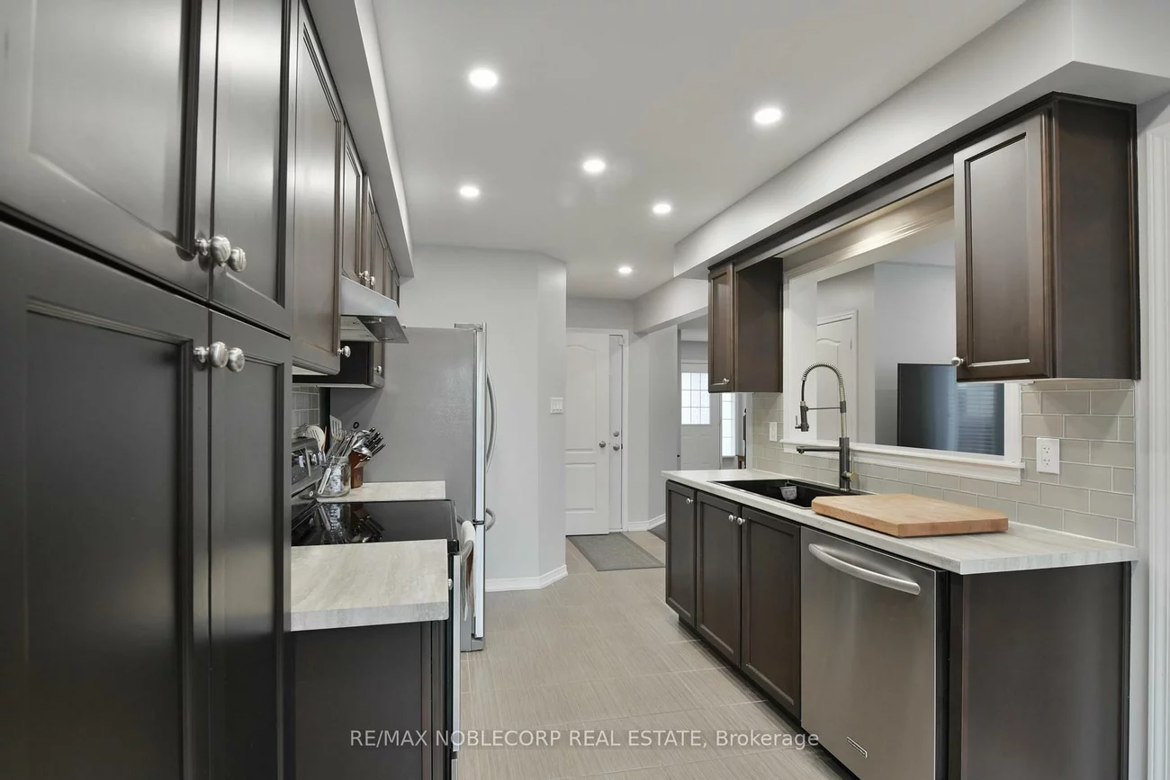 54, Long, Bradford, Bradford West Gwillimbury