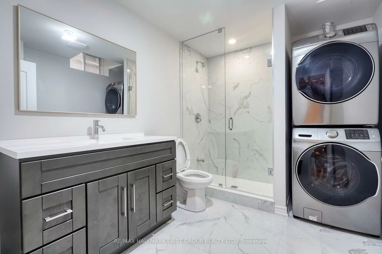 136, Milby, Bradford, Bradford West Gwillimbury