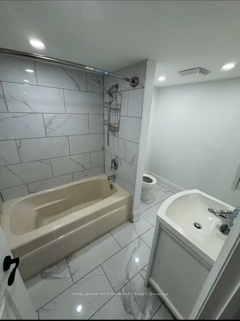 28, Frederick, Bradford, Bradford West Gwillimbury