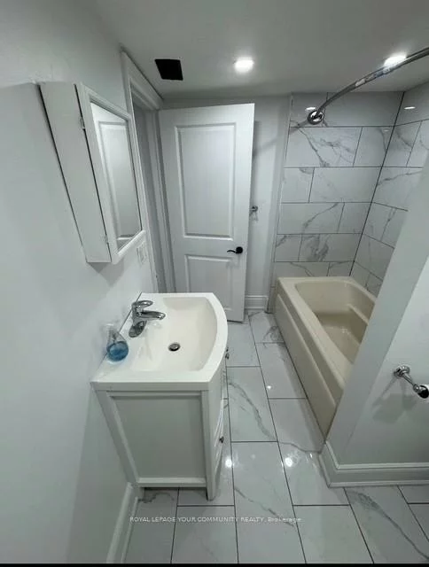 28, Frederick, Bradford, Bradford West Gwillimbury