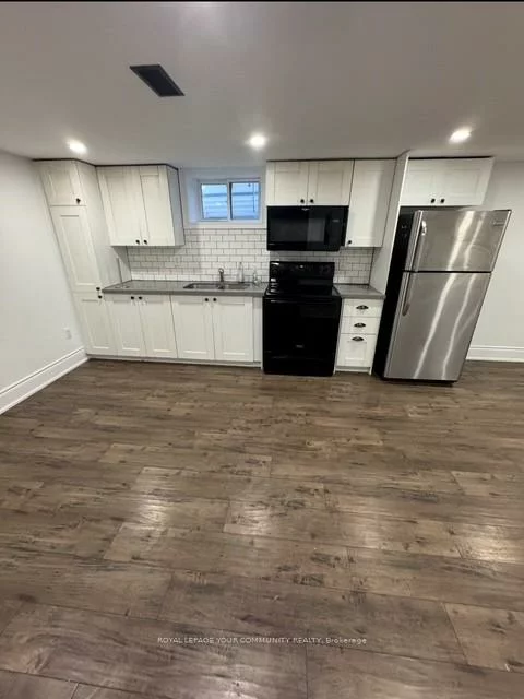 28, Frederick, Bradford, Bradford West Gwillimbury