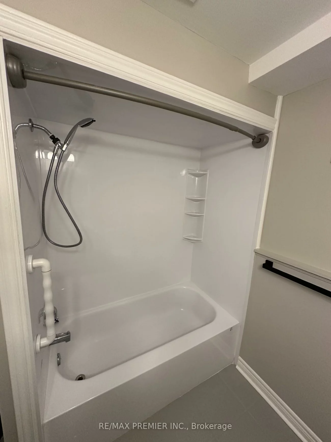 55, Breeze, Bradford, Bradford West Gwillimbury