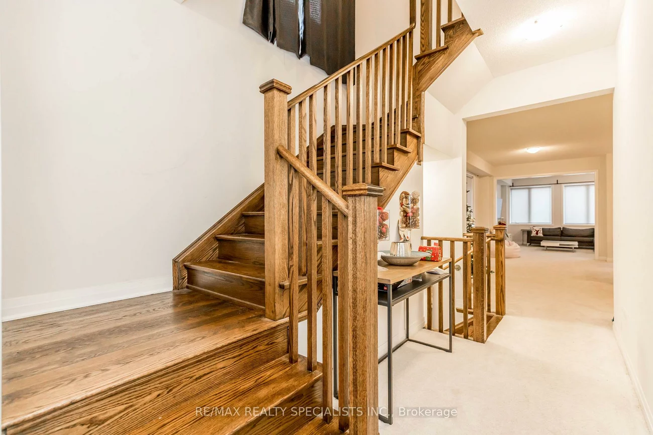 147, Landolfi, Bradford, Bradford West Gwillimbury