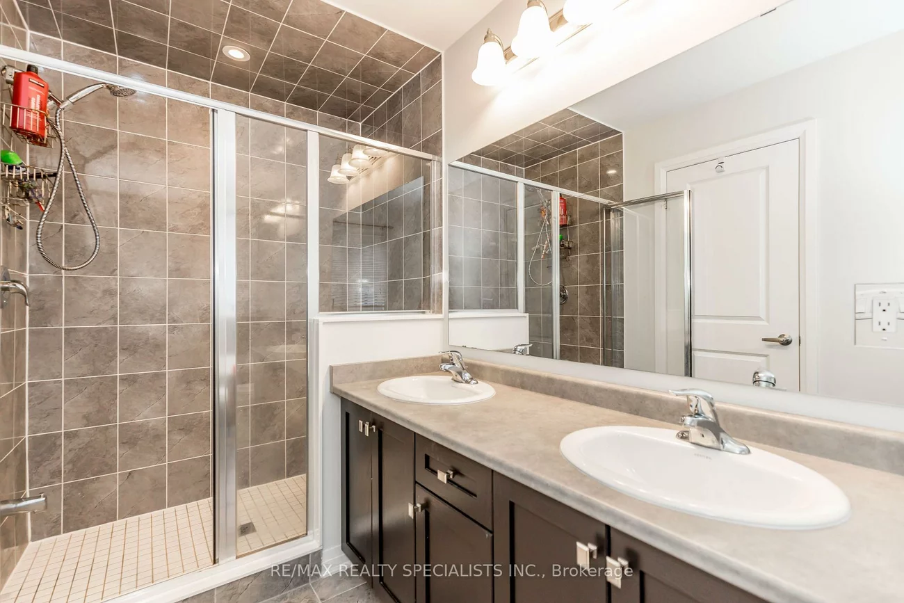 147, Landolfi, Bradford, Bradford West Gwillimbury