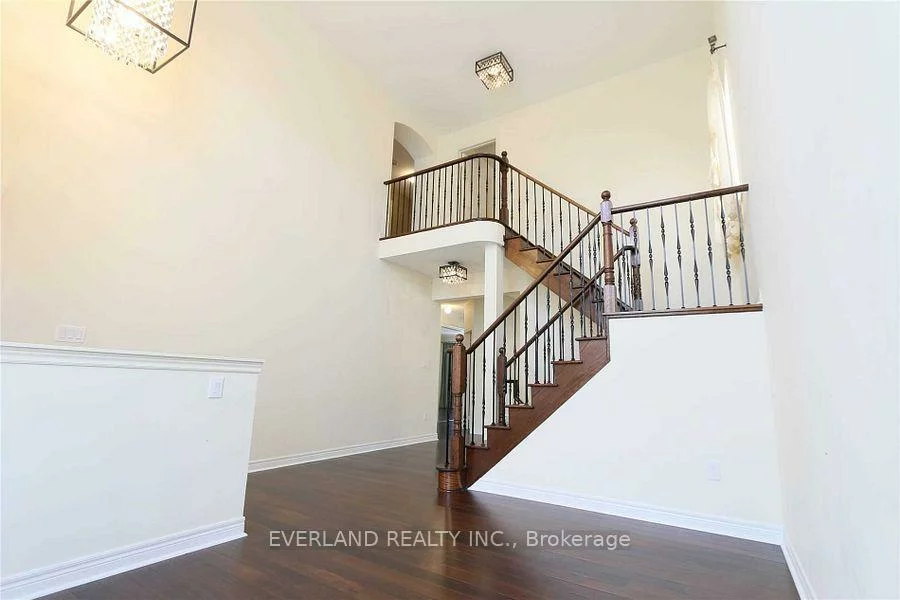 136, Mooney, Bradford, Bradford West Gwillimbury