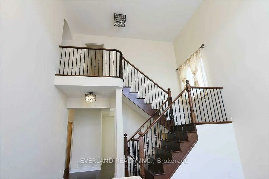 136, Mooney, Bradford, Bradford West Gwillimbury