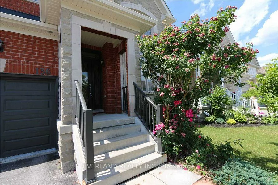 136, Mooney, Bradford, Bradford West Gwillimbury