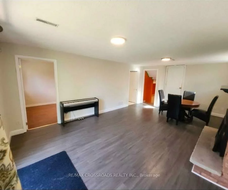 304, Orsi, Bradford, Bradford West Gwillimbury