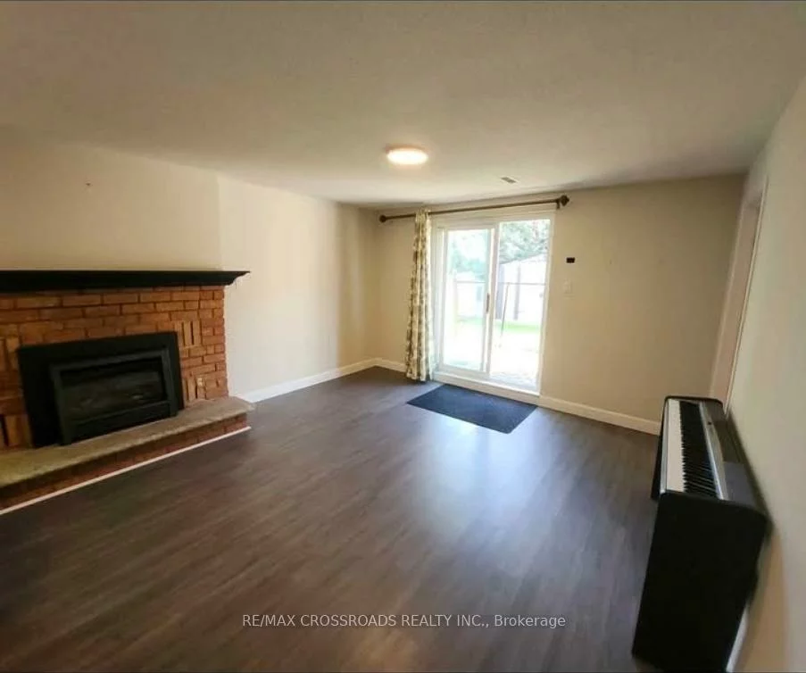 304, Orsi, Bradford, Bradford West Gwillimbury