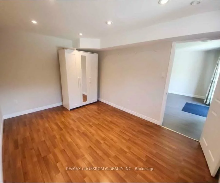 304, Orsi, Bradford, Bradford West Gwillimbury