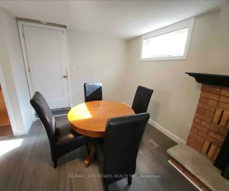 304, Orsi, Bradford, Bradford West Gwillimbury