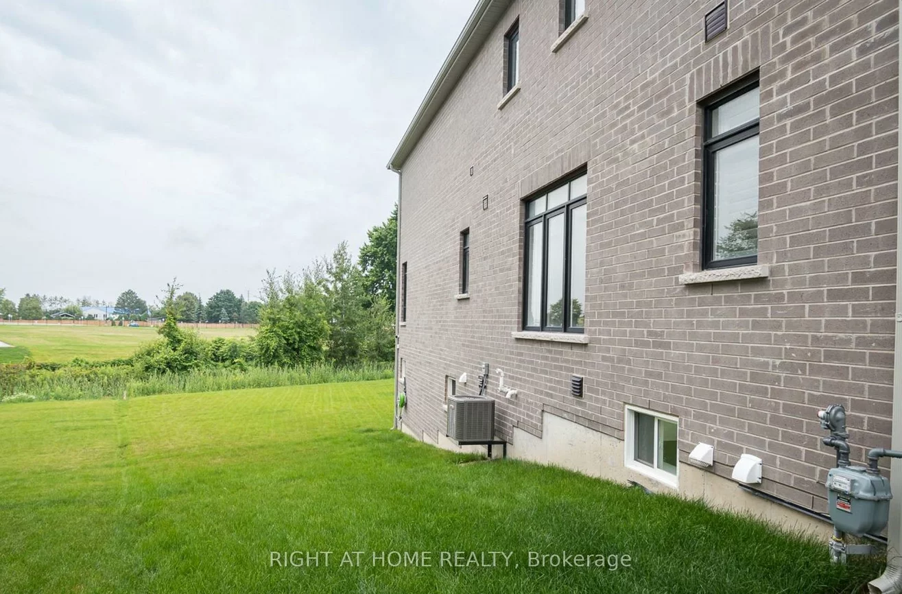 74, Westlake, Bradford, Bradford West Gwillimbury