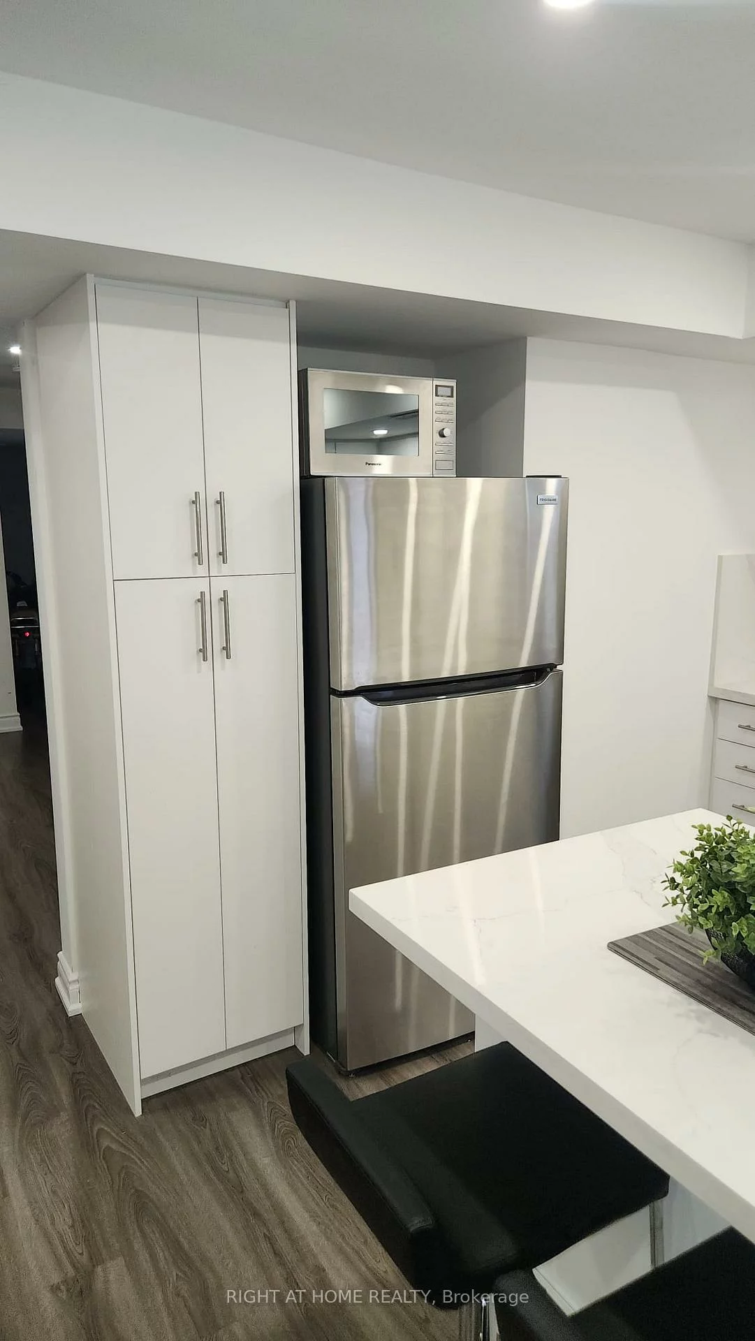 74, Westlake, Bradford, Bradford West Gwillimbury