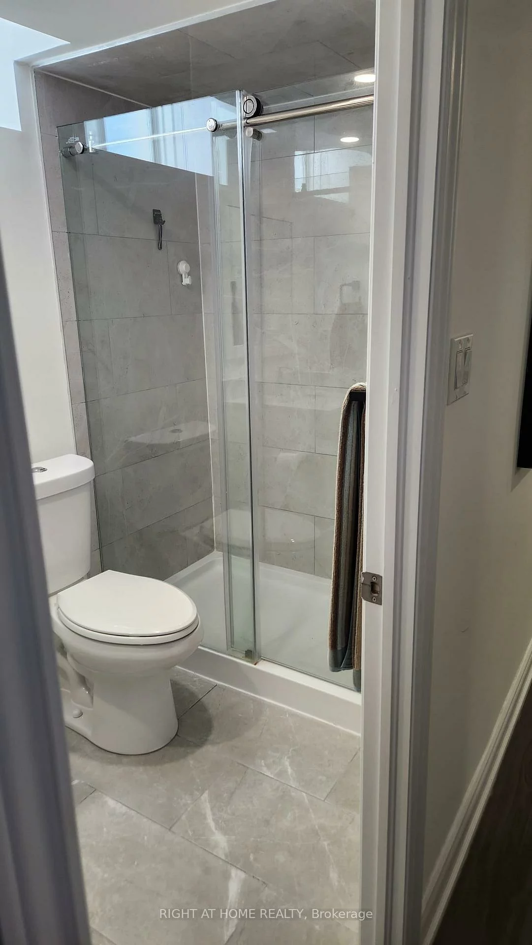 74, Westlake, Bradford, Bradford West Gwillimbury