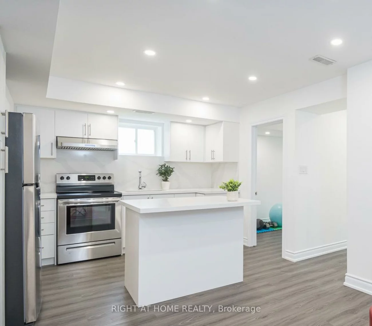 74, Westlake, Bradford, Bradford West Gwillimbury