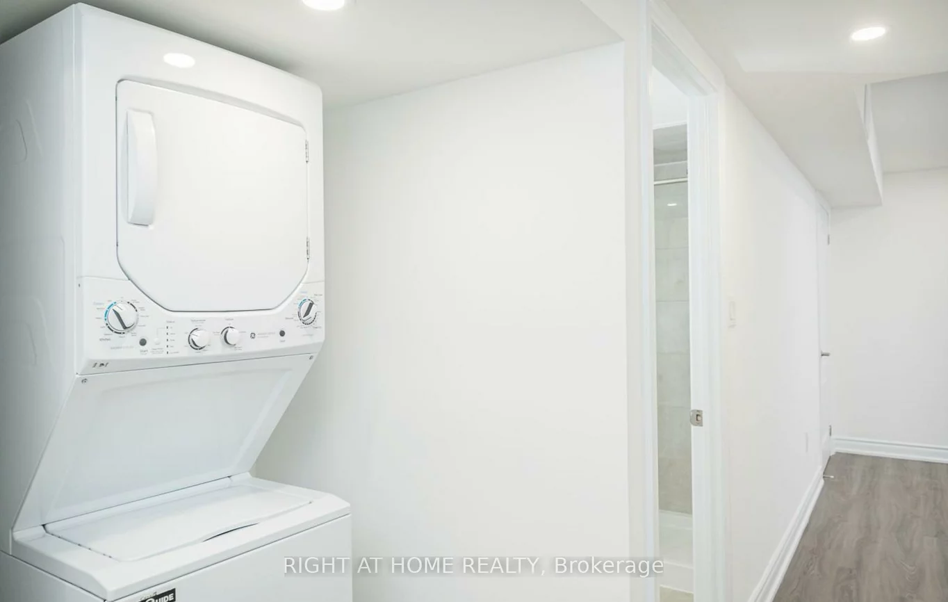 74, Westlake, Bradford, Bradford West Gwillimbury