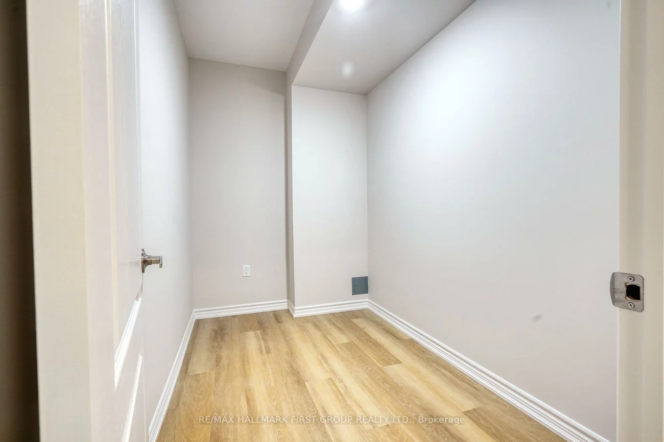 136, Milby, Bradford, Bradford West Gwillimbury