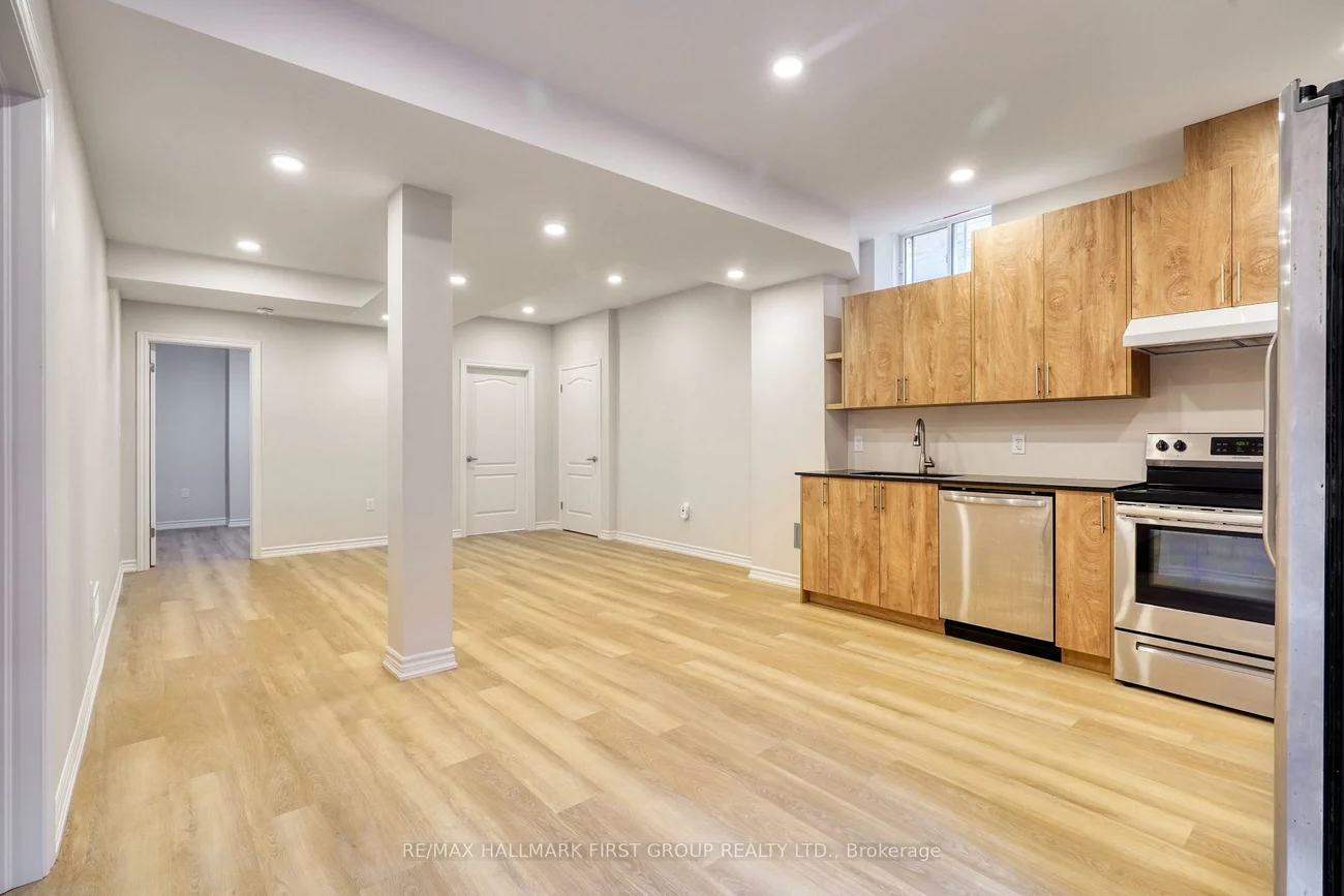 136, Milby, Bradford, Bradford West Gwillimbury