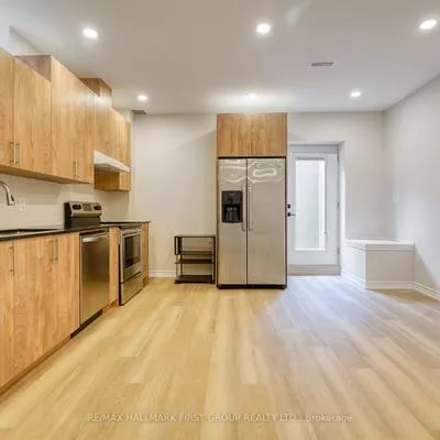 136, Milby, Bradford, Bradford West Gwillimbury