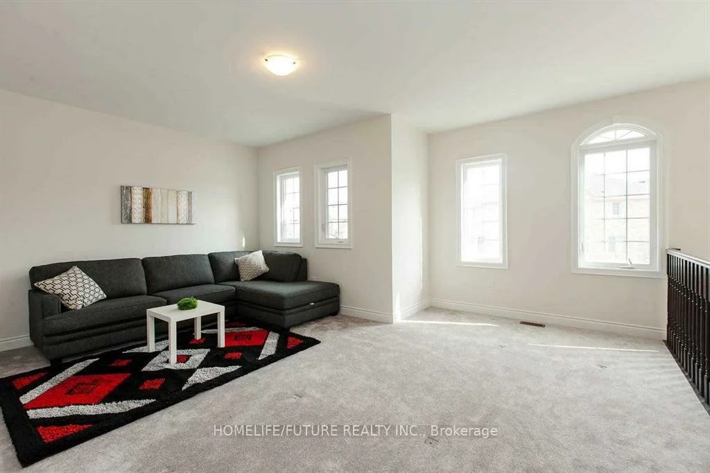 109, Milby, Bradford, Bradford West Gwillimbury