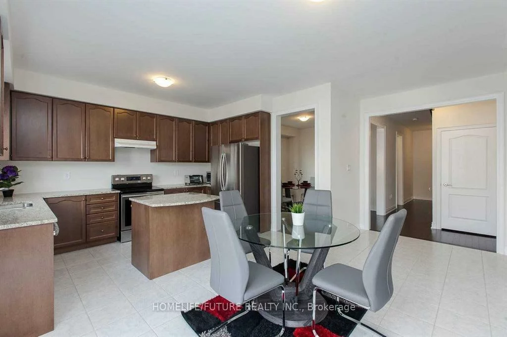 109, Milby, Bradford, Bradford West Gwillimbury