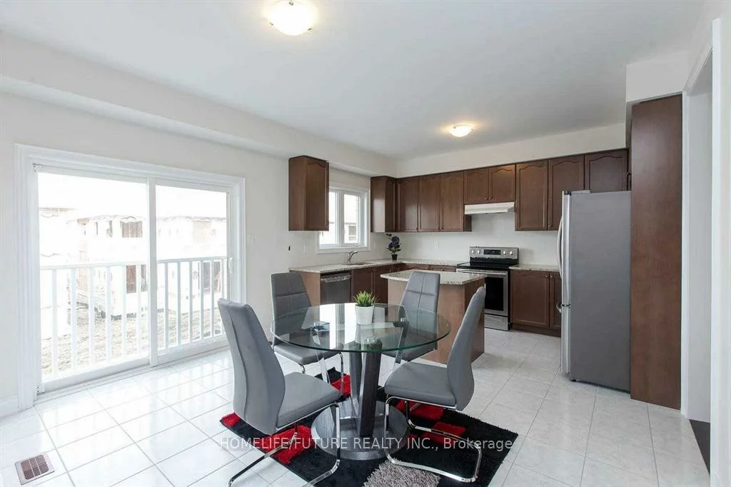 109, Milby, Bradford, Bradford West Gwillimbury