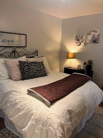 25, Breeze, Bradford, Bradford West Gwillimbury