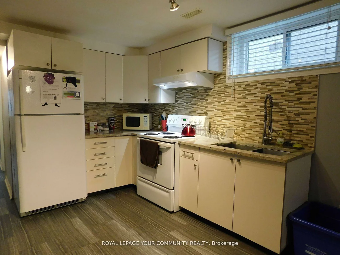 25, Breeze, Bradford, Bradford West Gwillimbury