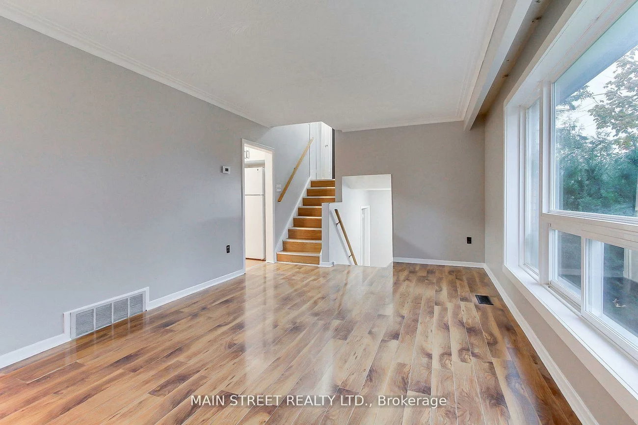 364, Agar, Bradford, Bradford West Gwillimbury