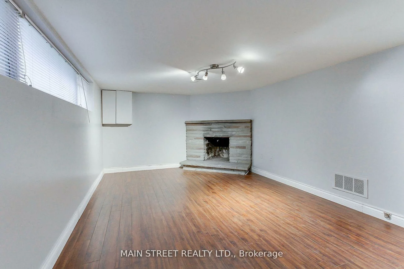 364, Agar, Bradford, Bradford West Gwillimbury