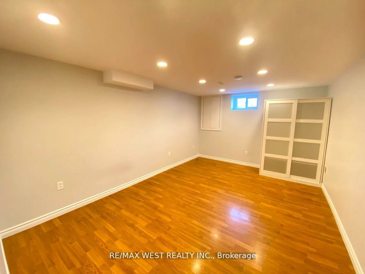 20, Britannia, Bradford, Bradford West Gwillimbury