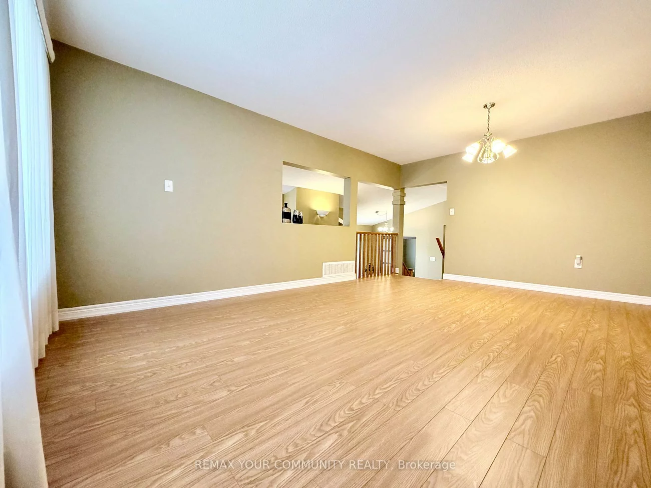 20, Veseli, Bradford, Bradford West Gwillimbury