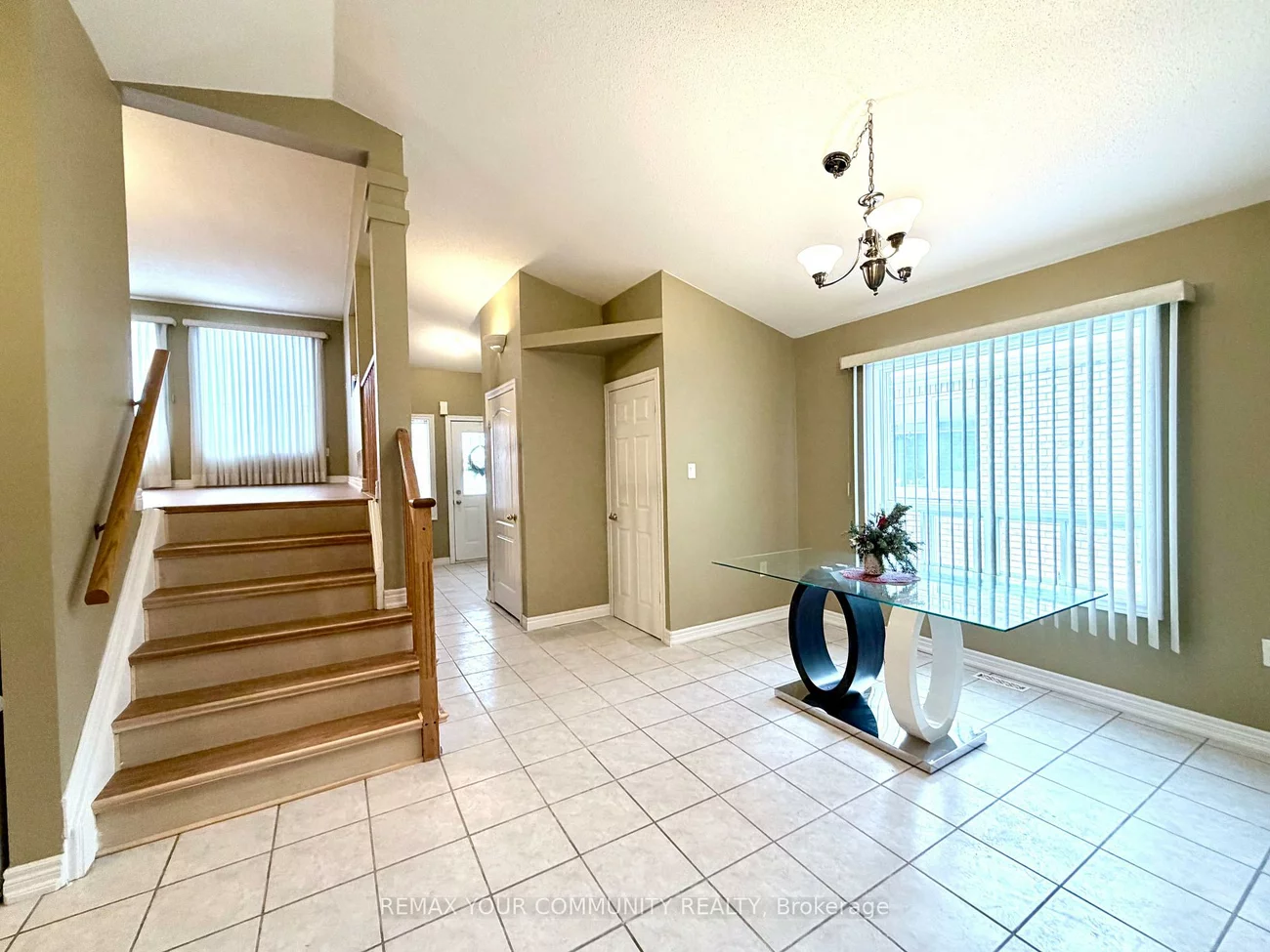 20, Veseli, Bradford, Bradford West Gwillimbury