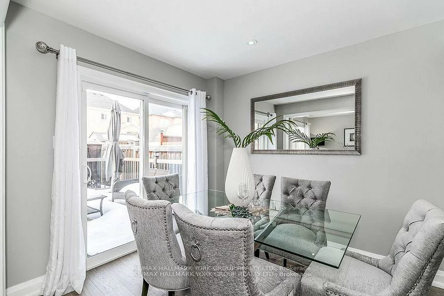 94, Weir, Bradford, Bradford West Gwillimbury