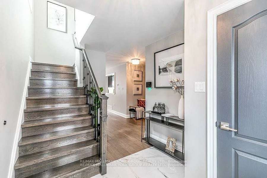 94, Weir, Bradford, Bradford West Gwillimbury