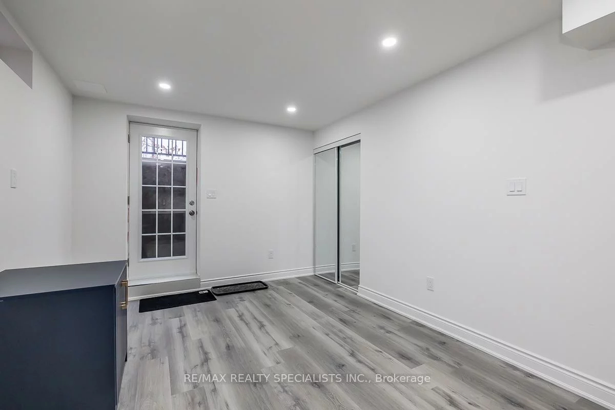 1, Huron, Bradford, Bradford West Gwillimbury