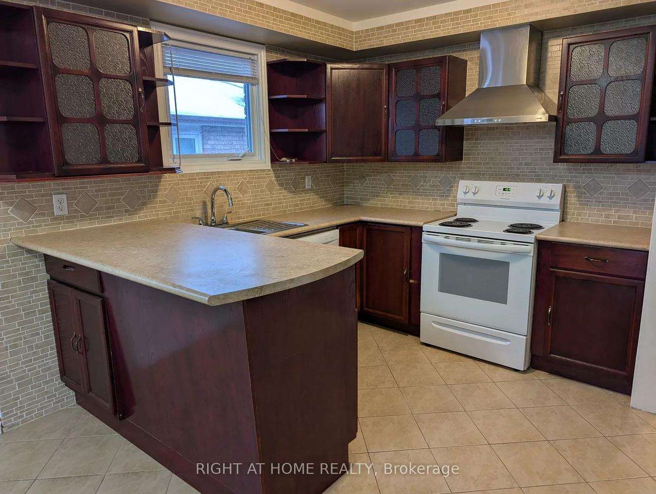 435, Colborne, Bradford, Bradford West Gwillimbury