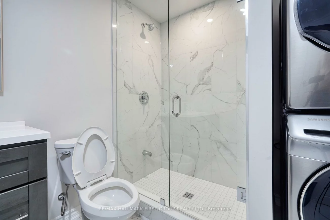 136, Milby, Bradford, Bradford West Gwillimbury